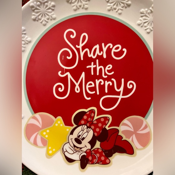 🎅🏼Hallmark Disney Minnie Mouse Share the Merry Snowflake 9" Round Cookie Plate🎄 - Picture 4 of 6